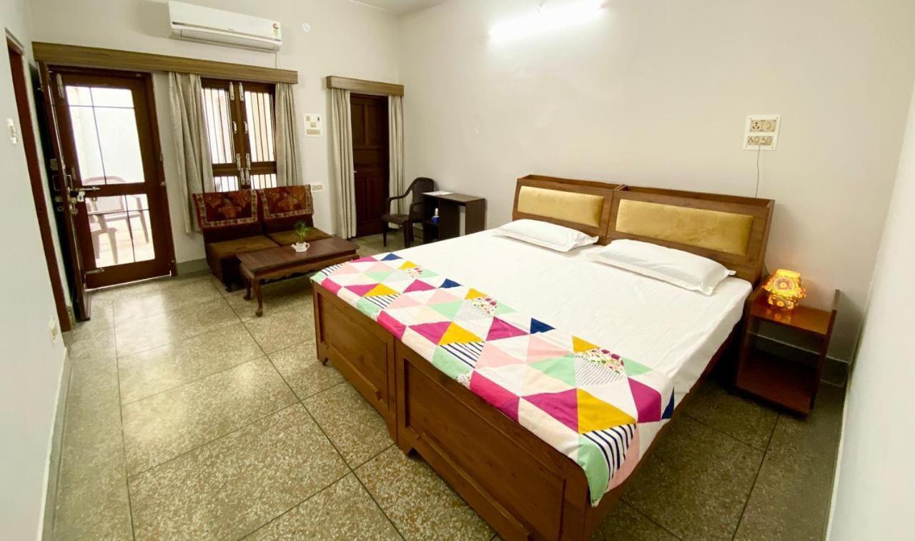 러크나우 Garden View Residency B&B 외부 사진